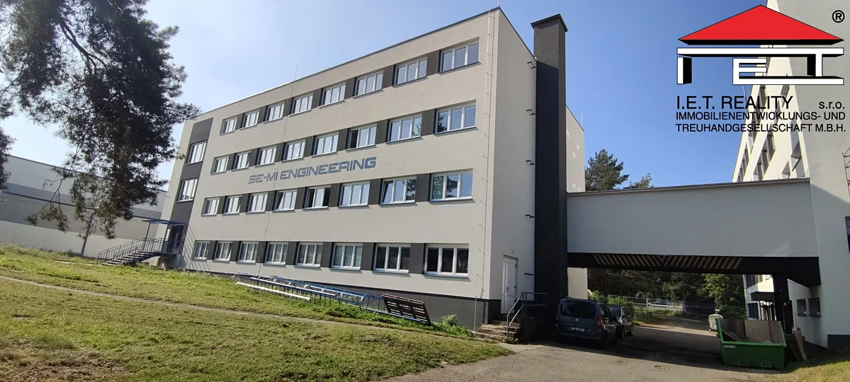 Pronájem kanceláře 600 m²